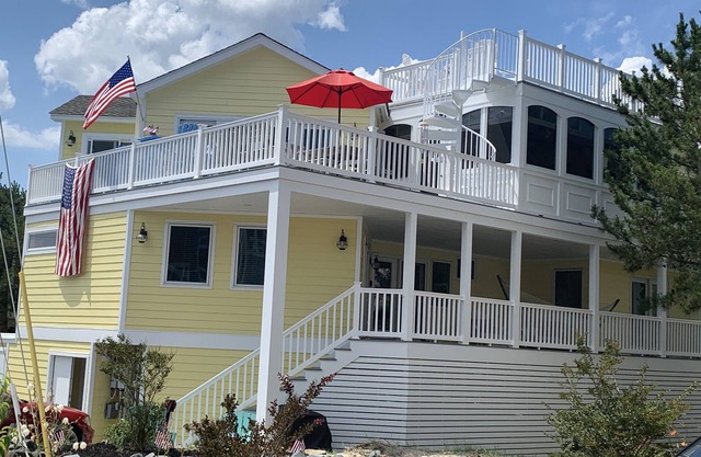Newly remodeled 50 yards from the beach. Modern kitchen+ sleeps 13+4 bathroom