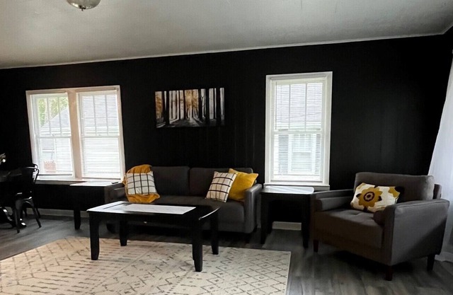 Newly Remodeled House- Family Friendly- Close to all amenities - Fully stocked -