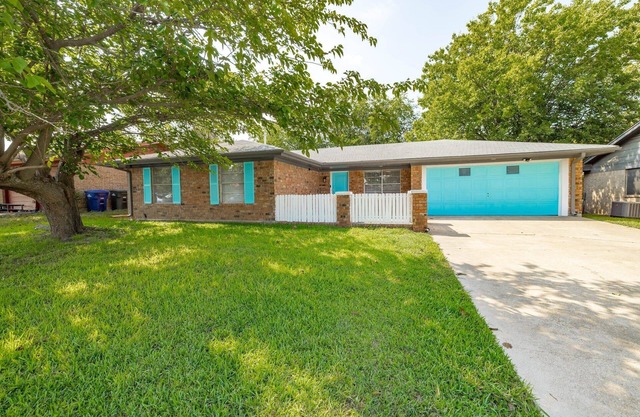 Newly Remodeled Modern House in quiet area