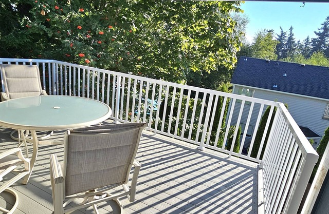 Newly Remodeled specious House in Everett