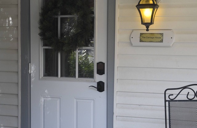 Newly Remodeled 1 Bedroom, 1 Bath Suite with Grill Close to the Villages