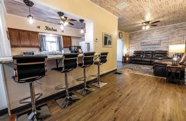 Newly renovated 3-bedroom 2-full bath 2-Story house close to beautiful Buhl Park