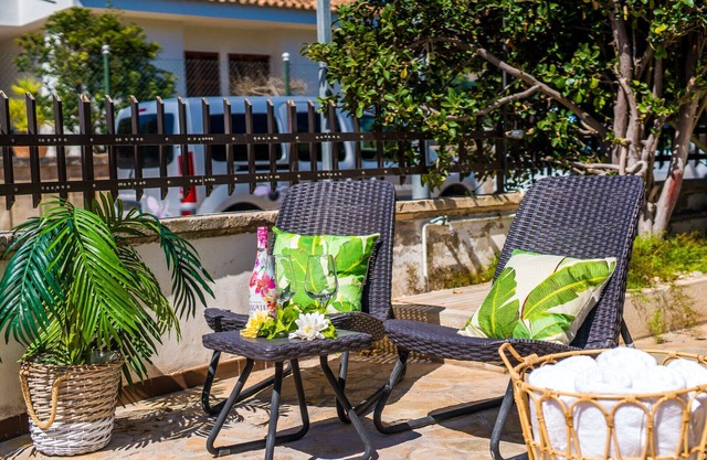Newly renovated 80 m from the beach.