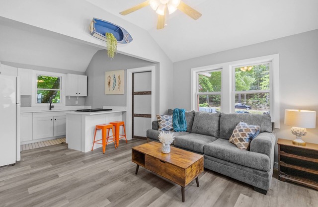 Newly Renovated Cottage 8 Main Street Alton Bay!