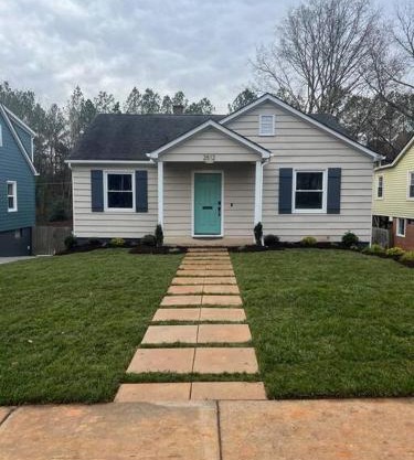 Newly renovated cute 3 bedroom 2 bath bungalow