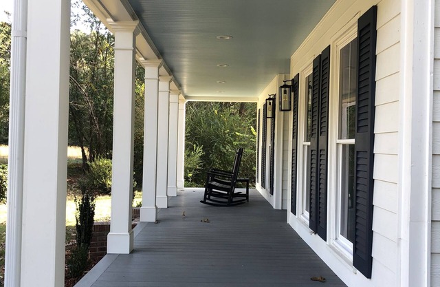 Newly Renovated Farm House w/pool, exercise equipment, quiet neighborhood, etc