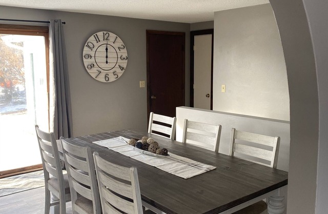Newly renovated home with UTV/Snowmobile access to the Cheese County Trail!