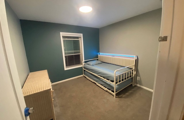 Nice 3-bedroom house in Gypsum
