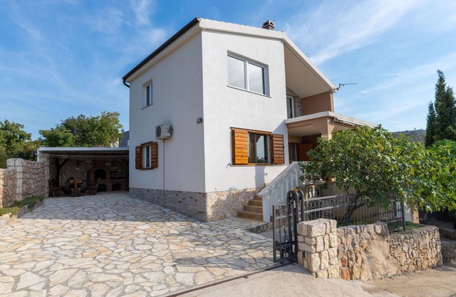Nice apartment in Rovanjska/Jasenice