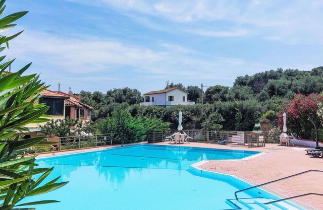Nice apartment for 6 guests with pool, WIFI, TV, terrace and parking