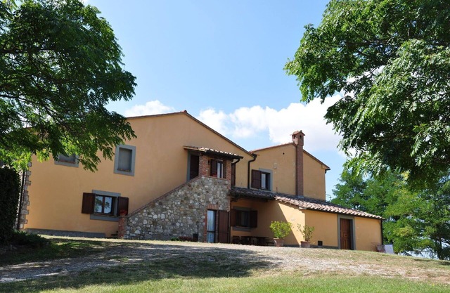 Nice apartment for 2 guests with pool, WIFI, TV, patio, pets allowed, panoramic view and parking
