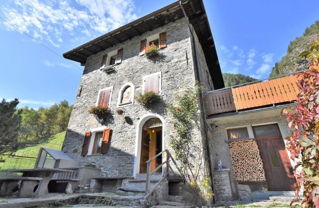 Nice apartment for 4 guests with WIFI, TV, pets allowed and parking