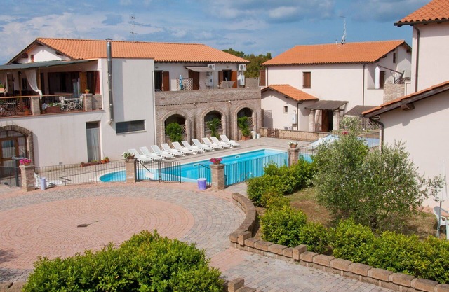 Nice apartment for 4 guests with pool, A/C, TV, patio and pets allowed