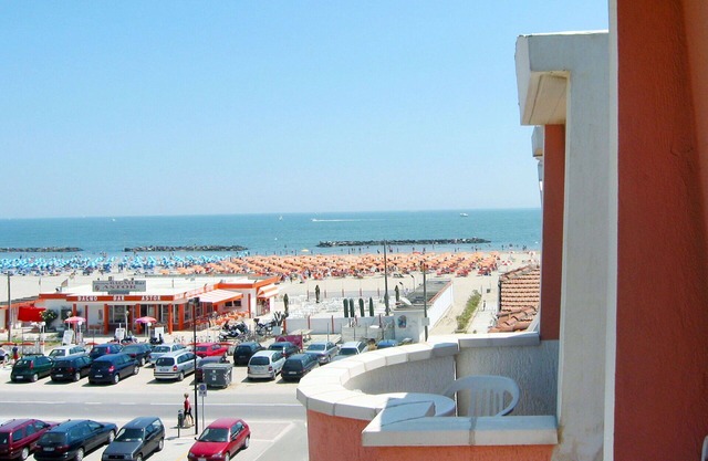 Nice apartment for 6 people with WIFI, A/C, TV, terrace and pets allowed