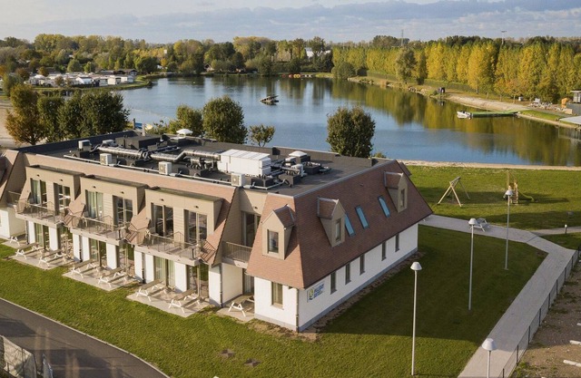 Nice apartment with air conditioning, on a resort, near a recreational lake