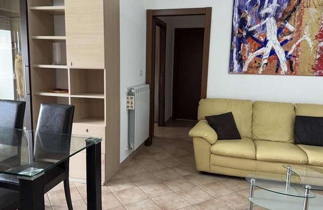 Nice aprtment up to 4 guests just 35 min from Rome. 20 min from sea