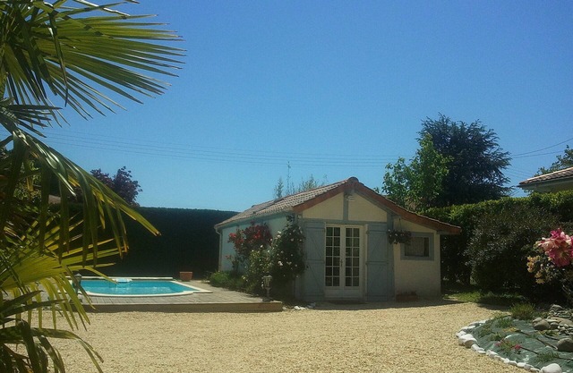 Nice bed and breakfast ideally located to visit Bordeaux and its region
