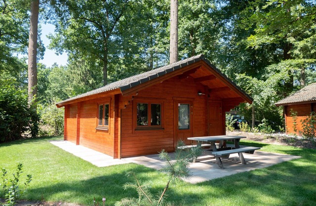 Nice chalet with combimicrowave, 20km from Utrecht