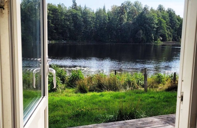 Nice cottage with panoramic views of Lake Hängasjön | SE06013