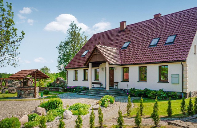 Nice home in Pl-76-113 Postomino