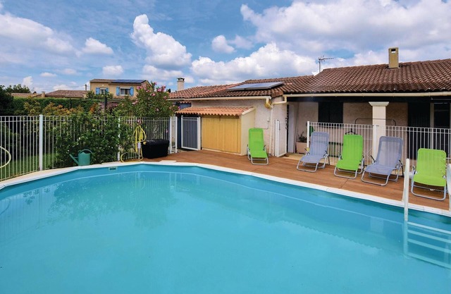 Nice home in Aubignan