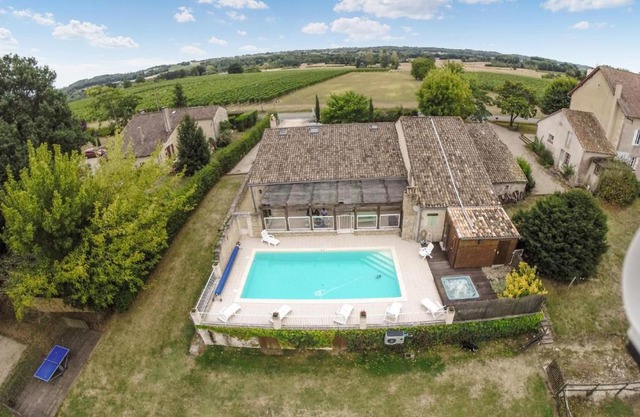 Nice Home In Saint-Méard-De-Gurçon
