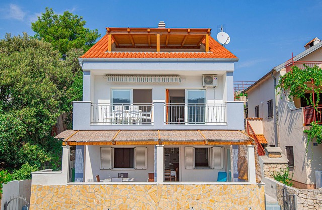 Nice home in Grebastica