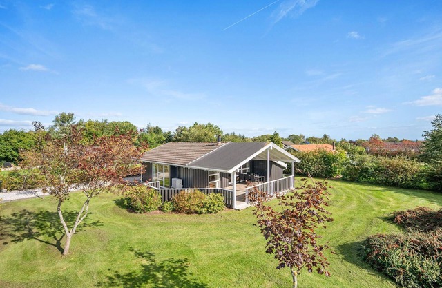 Nice home in Juelsminde with WiFi