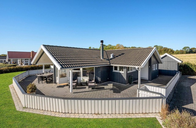 Nice home in Nordborg with sauna