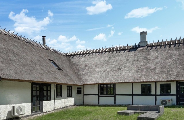 Nice home in Sakskøbing with WiFi