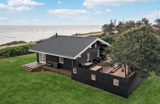 Nice home in Sjællands Odde