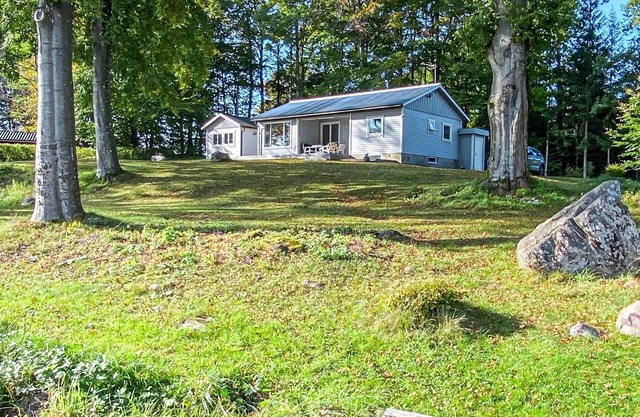 Nice home in Tjörnarp
