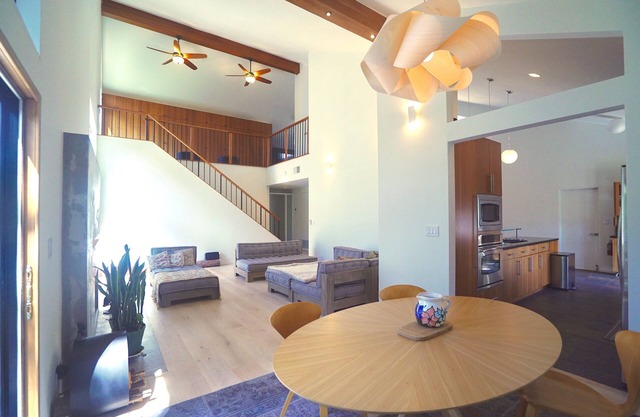 NICE! Ojai Architectural, Full of Light, Lush Gardens, Quiet Neighborhood