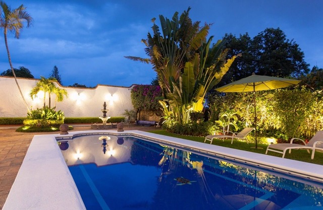 Nice property Colonial-Modern Stlye with a beautiful garden for events.