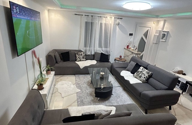 Nice relaxing apartment in a suburban area in les mureaux