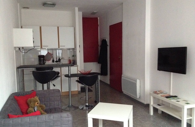 Nice studio completely renovated in the city center