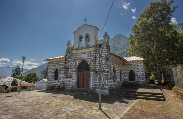 Niebli Historical Farm and Lodge at Pululahua Volcano