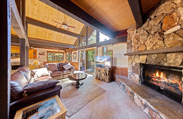 Nightingale Retreat in Tahoe City by Tahoe Getaways - Pet-Friendly w/Private Beach