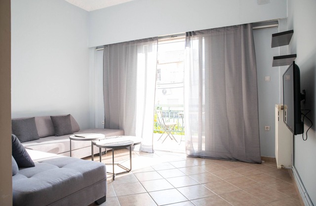 Nikea appartment near Piraeus port and metro st II