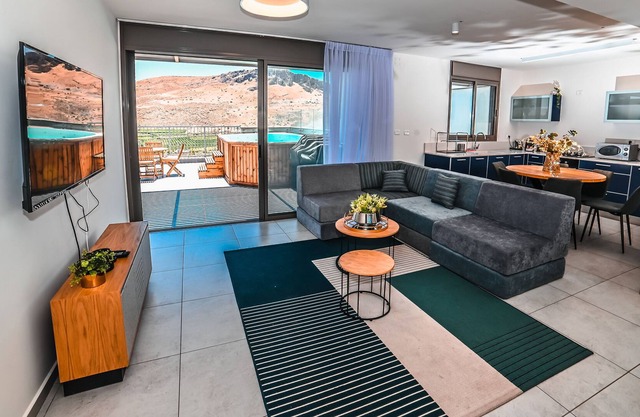 Nino Magdala - 2Bdrm Siute/5