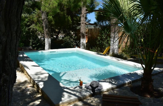 ΝΙRΑSΤΕRΟ - The house in the trees