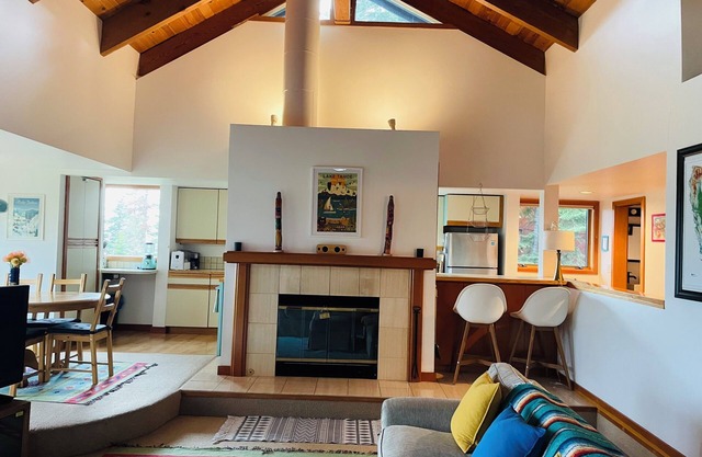 nnCharming 3-bedroom cabin with fitness room and WiFi in delightful Rubicon bay