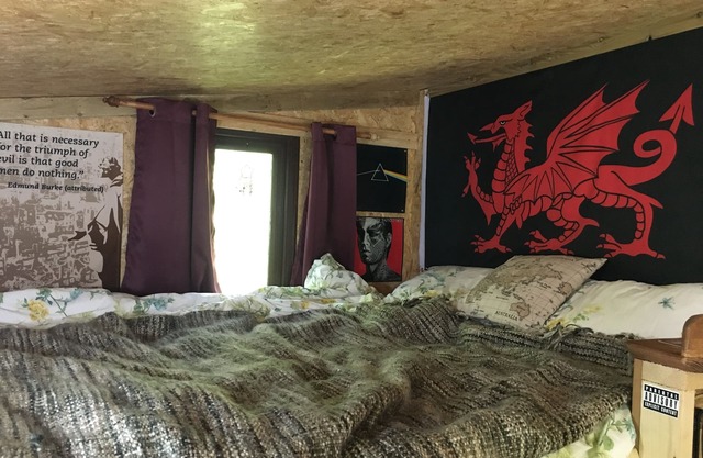 Noddfa (refuge/sanctuary) off-grid woodland retreat near ediculture community