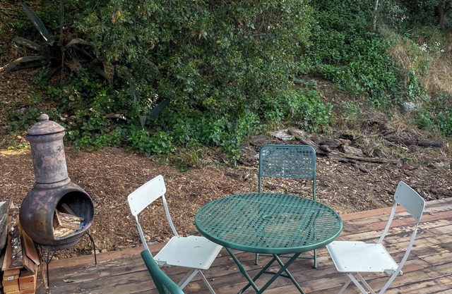 Non-toxic, eco-friendly, peaceful + private guesthouse for monthly bookings