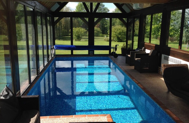 Norman houses for 12 pers.- Heated swimming pool - 30 km from the Normandy coast