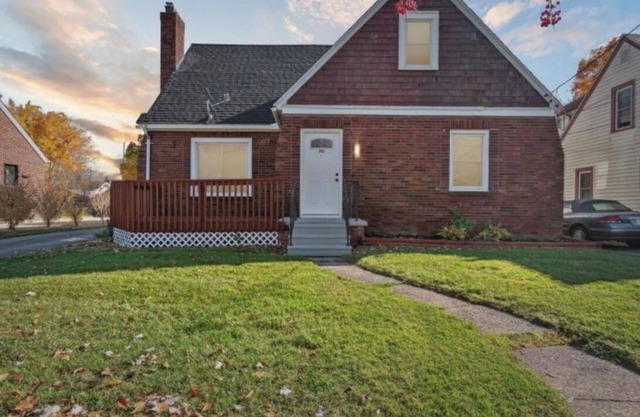 North Fairview- 4 King Beds