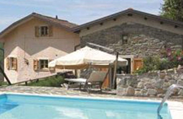 North Tuscany private hill-side house with private pool