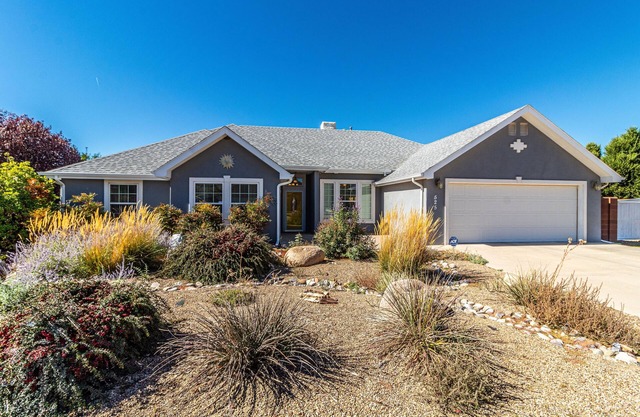 Northern New Mexico Home Perfectly Located!