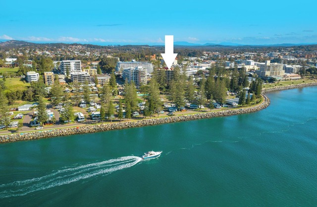 Northpoint 402 - One Bedroom Spacious Water View Apartment