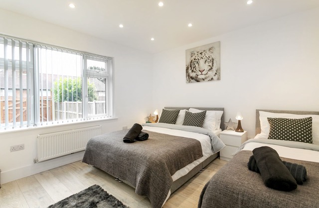 Nottingham Serviced Accommodation (Chayil Experts)